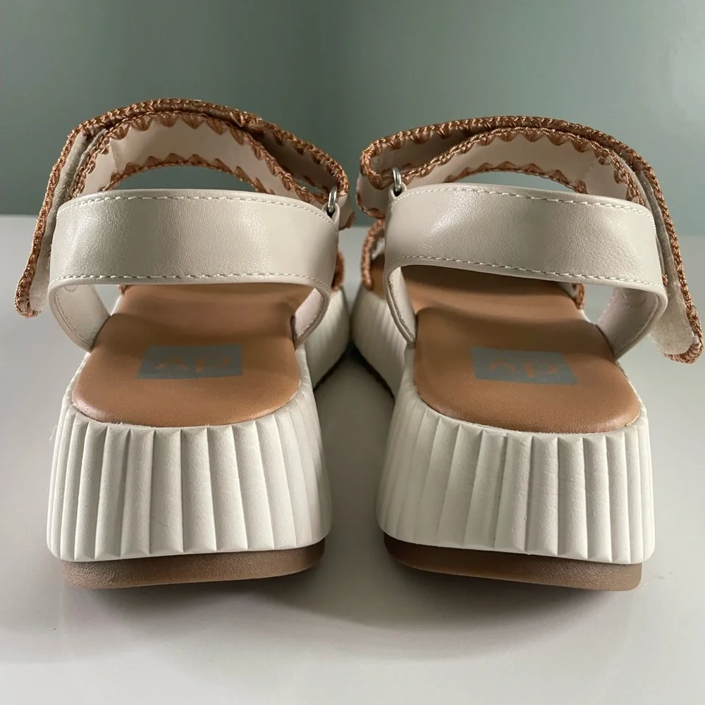 Dolce Vita Franca Ivory Wedge Sandal Cushioned Platform Size 9 NWT